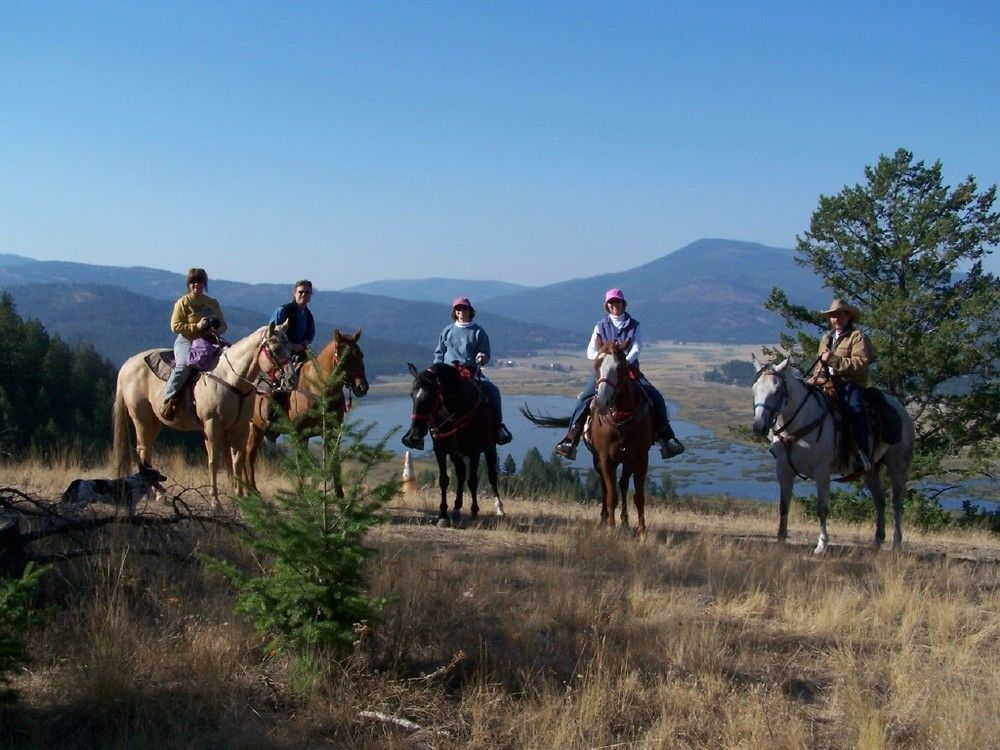 Lonesome Dove Ranch Bed & Breakfast Kalispell Exterior photo